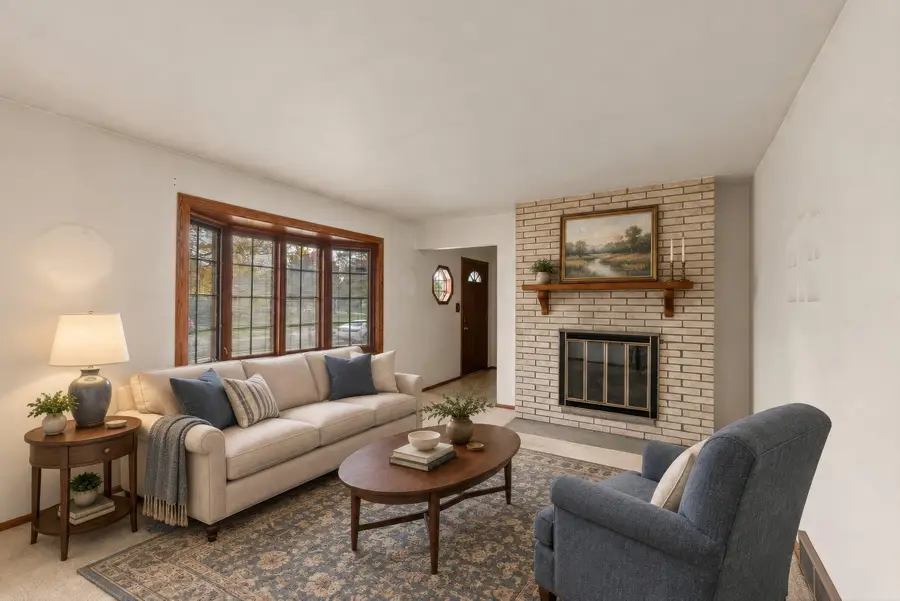 W174N9359 Devon Wood Rd, Menomonee Falls, WI 53051 - #3