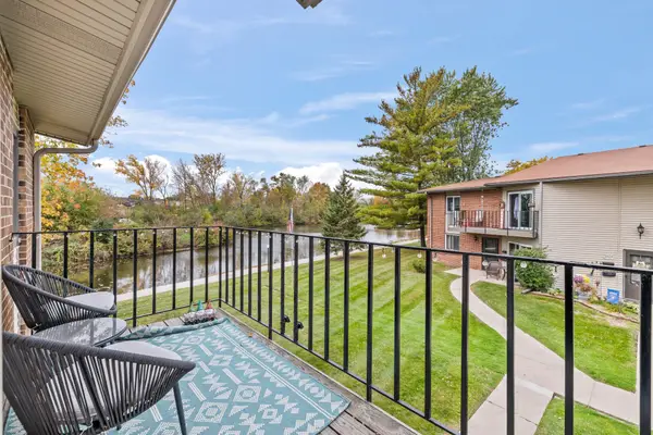 N114W17011 Armada Dr, Germantown, WI 53022