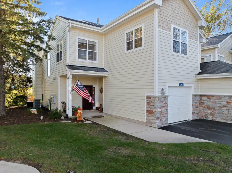 765 Hillview Cir, Geneva, WI 53147 - #2