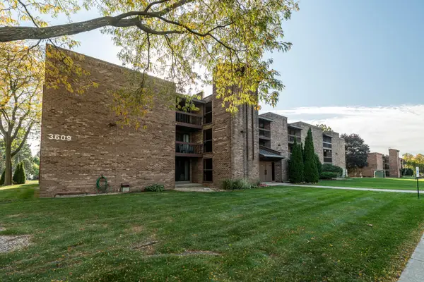 3609 N Tucker Pl, Milwaukee, WI 53222