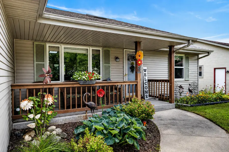 513 Polaris St, West Bend, WI 53095 - #3