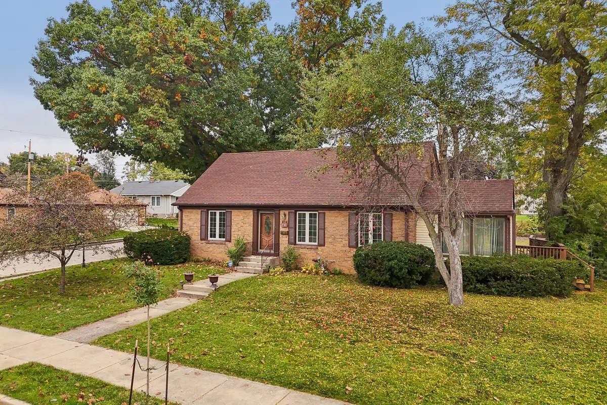 1221 Jefferson St, Racine, WI 53404 - #1