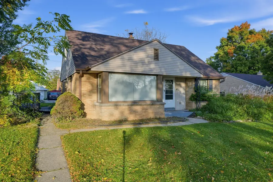 3911 N 77th St, Milwaukee, WI 53222 - #2