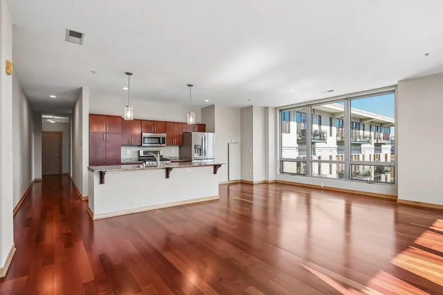 601 E Ogden Ave, Milwaukee, WI 53202 - #2