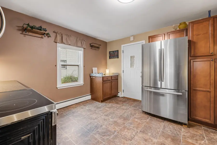 213 Kettle Moraine Dr S, Slinger, WI 53086 - #3