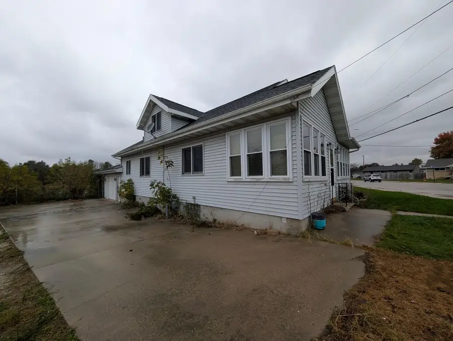 2902 Forest Ave, Two Rivers, WI 54241 - #2