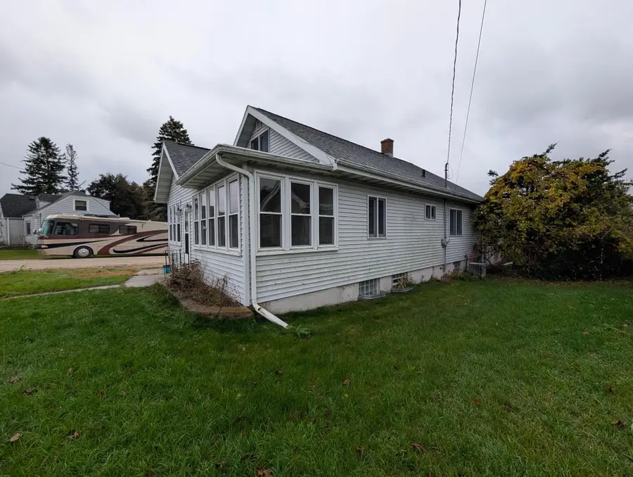 2902 Forest Ave, Two Rivers, WI 54241 - #3