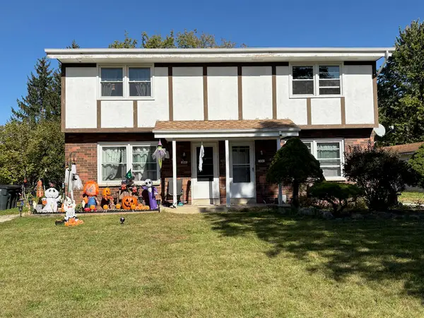 1045 Sundown Ct, Mukwonago, WI 53149