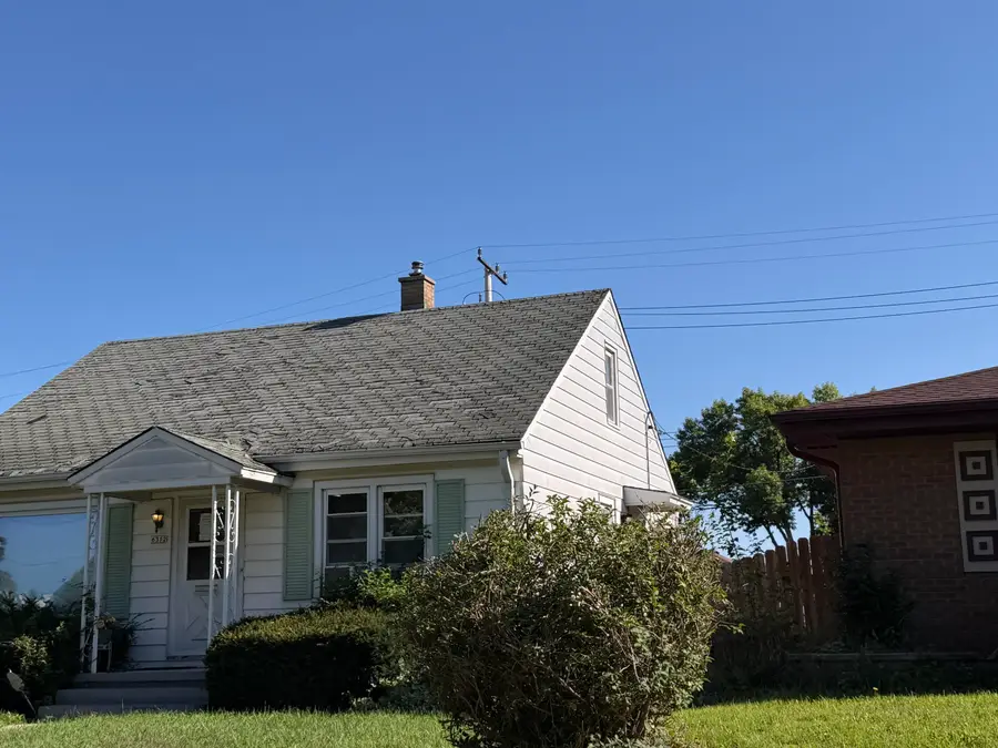 6312 W Leon Ter, Milwaukee, WI 53218 - #2