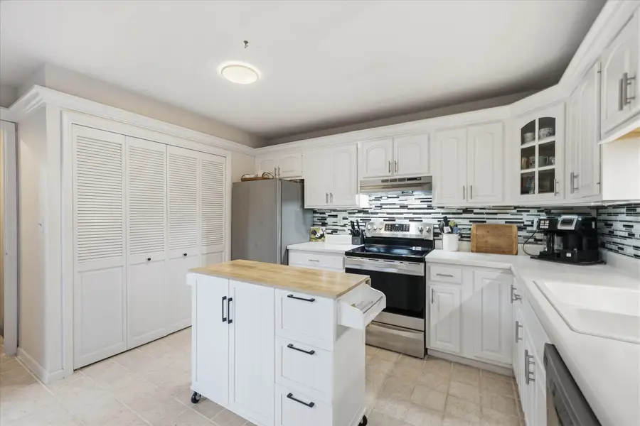 11007 N Balsam Tree Ct, Mequon, WI 53092 - #3