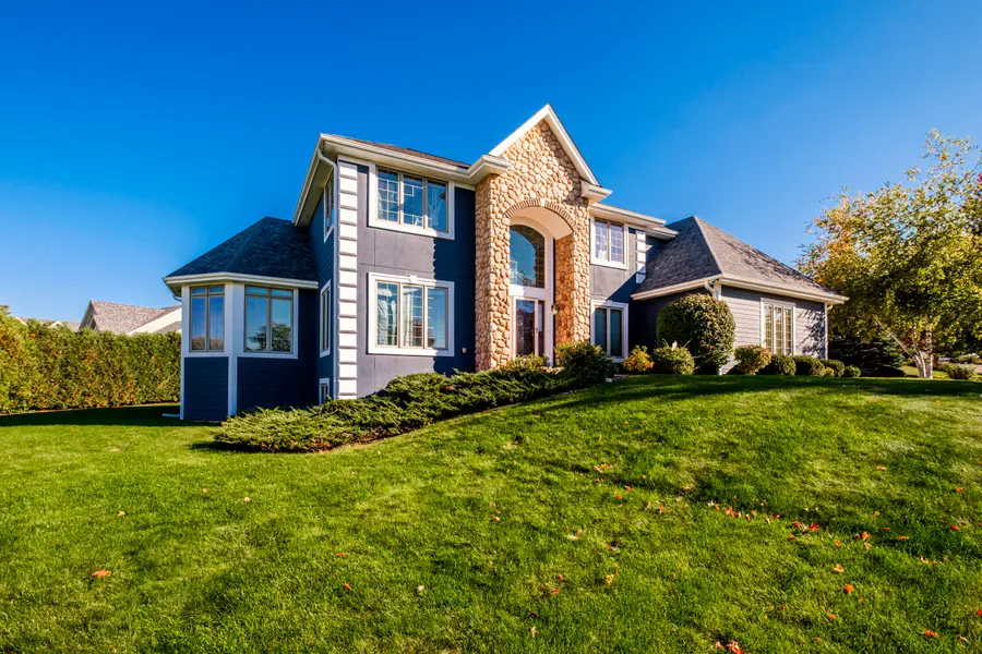 W217N5422 Taylors Woods Dr, Menomonee Falls, WI 53051 - #3
