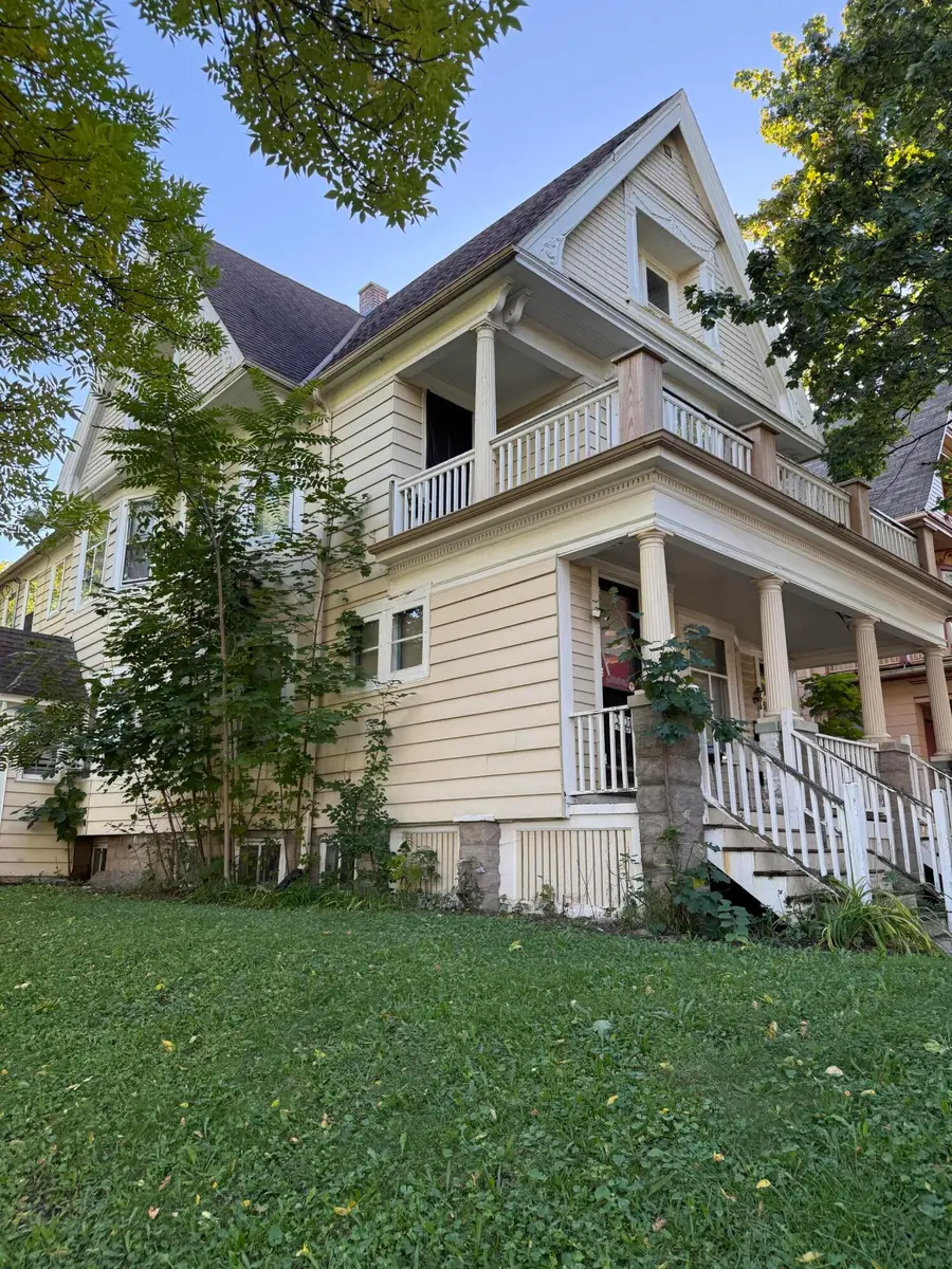 3201 W Mckinley Blvd, Milwaukee, WI 53208 - #2