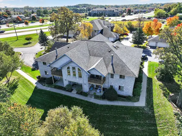 9410 W Loomis Rd, Franklin, WI 53132