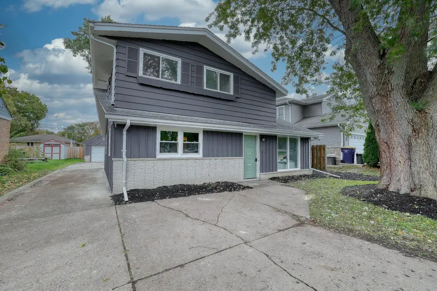 1112 S 121st St, West Allis, WI 53214 - #2