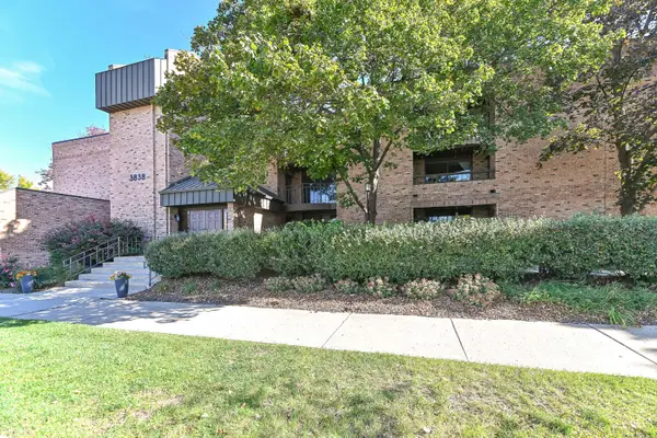 3838 N Oakland Ave, Shorewood, WI 53211