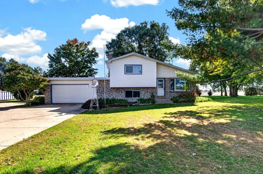 29611 31st St, Salem, WI 53105 - #1