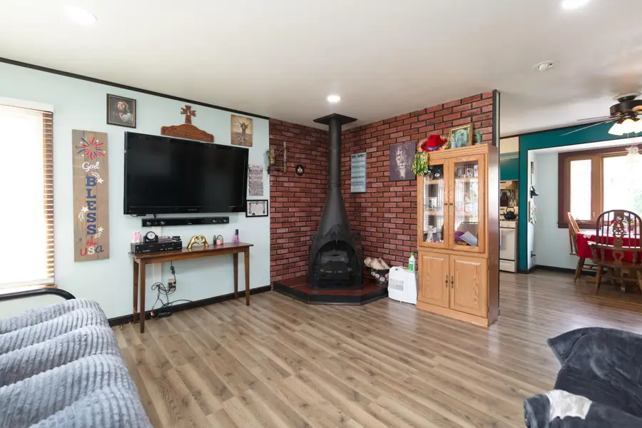 N89W15242 Cleveland Ave, Menomonee Falls, WI 53051 - #3