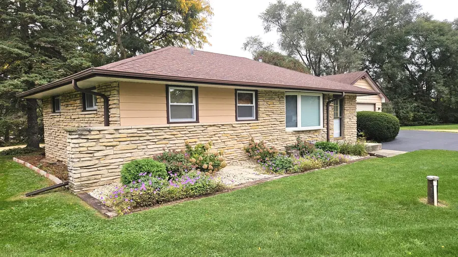 W226N6040 Avon Ct, Lisbon, WI 53089 - #3