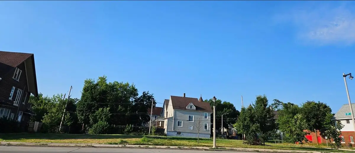 2821 W North Ave, Milwaukee, WI 53208 - #1