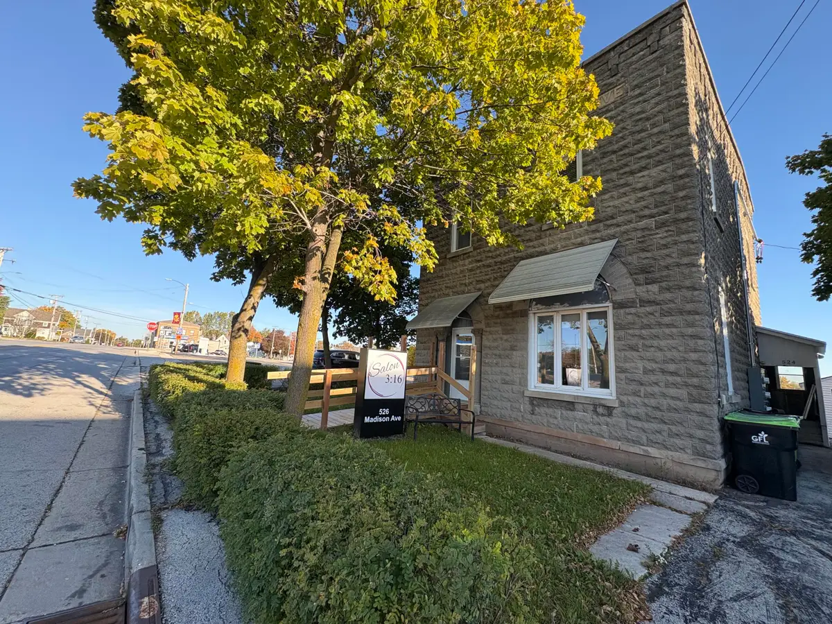 526 Madison Ave, Howards Grove, WI 53083 - #1