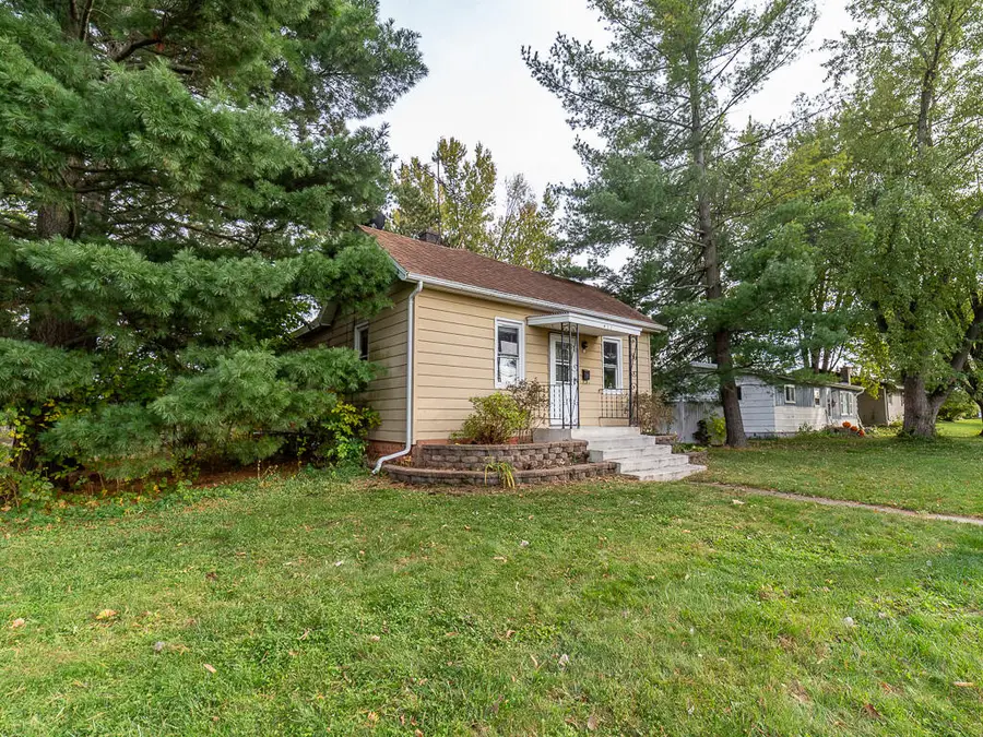 422 Washington St, Portage, WI 53901 - #2