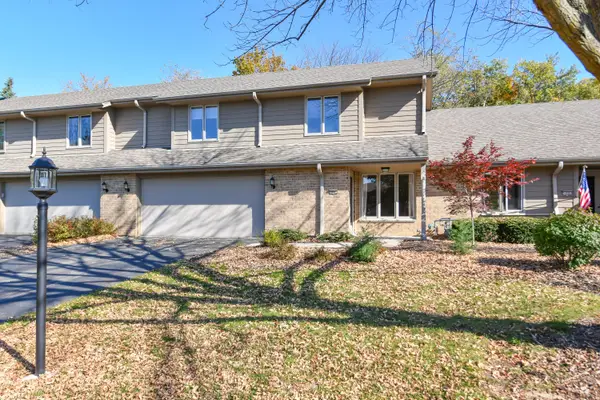 3850 Klondike Ct, Brookfield, WI 53045