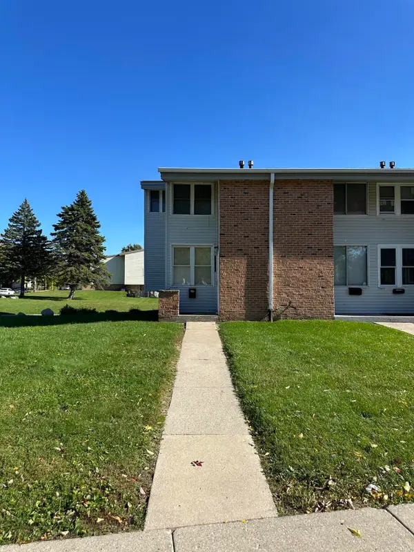 9096 N 95th St, Milwaukee, WI 53224
