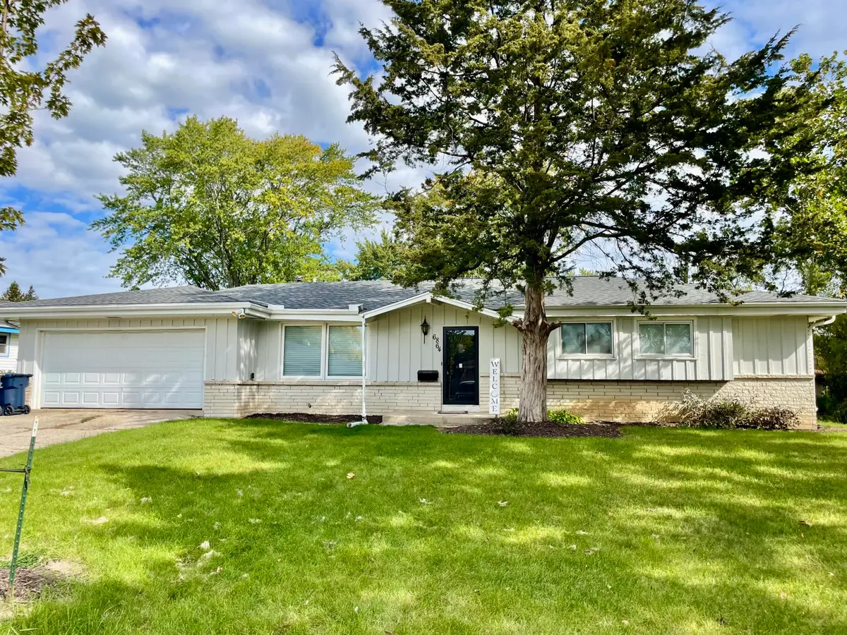 6864 N 85th St, Milwaukee, WI 53224 - #1