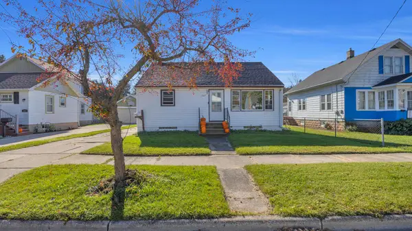 1027 27th St, Two Rivers, WI 54241
