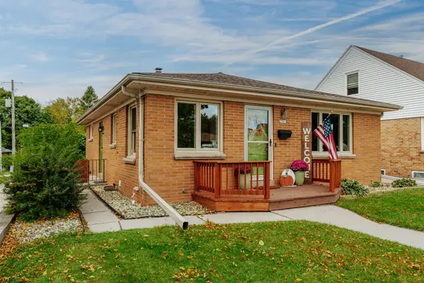 2569 S 94th St, West Allis, WI 53227