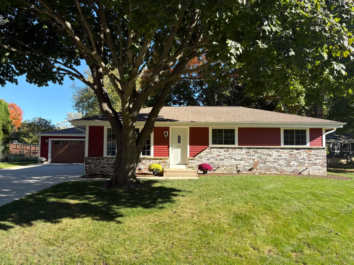 2530 Marigold Ct, Caledonia, WI 53402 - #1