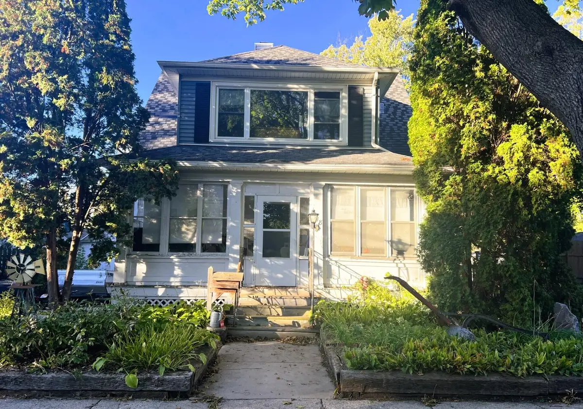 718 W Sherman Ave, Fort Atkinson, WI 53538 - #1