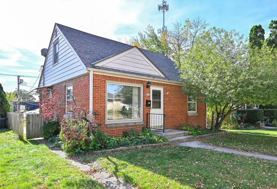 8709 W Elmore Ave, Milwaukee, WI 53222 - #2