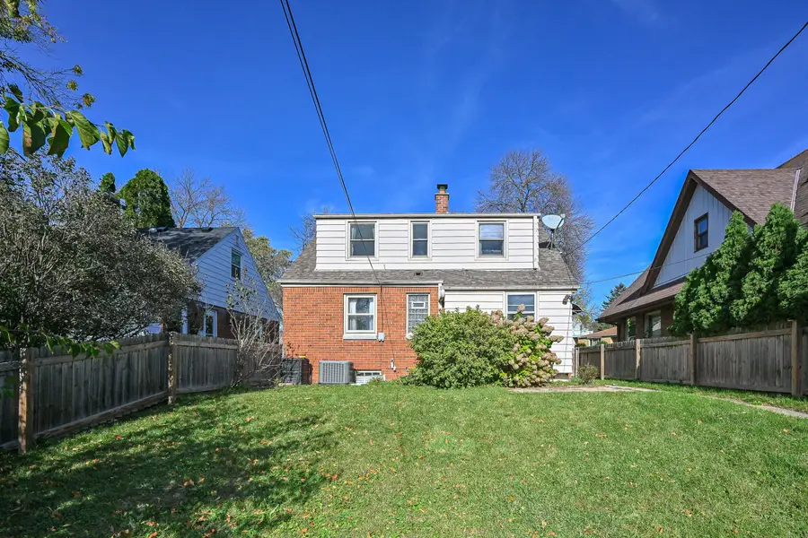 8709 W Elmore Ave, Milwaukee, WI 53222 - #3