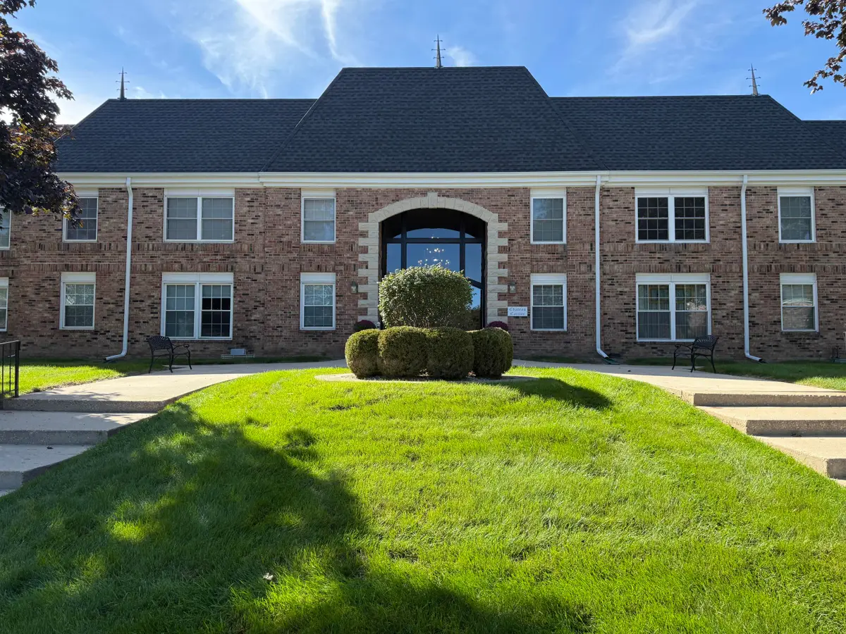2101 Chateau Ct, Grafton, WI 53024 - #1