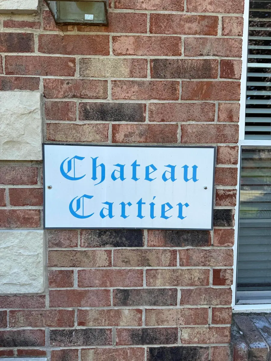 2101 Chateau Ct, Grafton, WI 53024 - #2