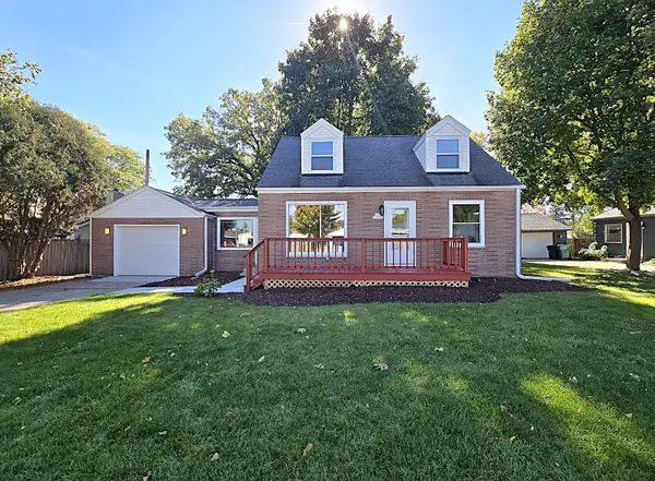 N85W17007 Lee Pl, Menomonee Falls, WI 53051