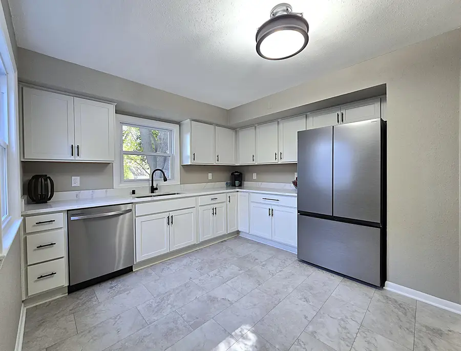 N85W17007 Lee Pl, Menomonee Falls, WI 53051 - #2
