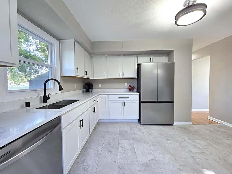 N85W17007 Lee Pl, Menomonee Falls, WI 53051 - #3