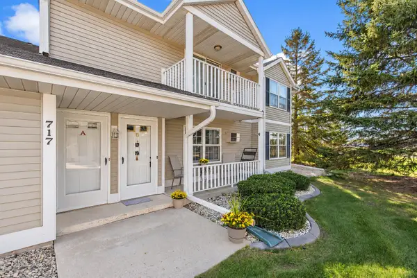717 Canterberry Ct, West Bend, WI 53090