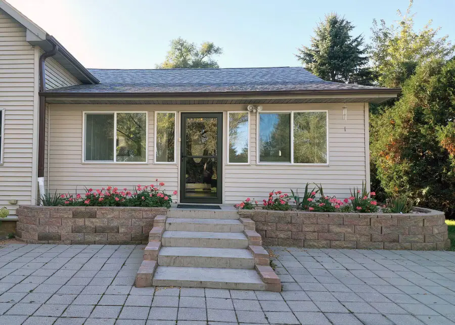 26015 89th St, Salem Lakes, WI 53168 - #2