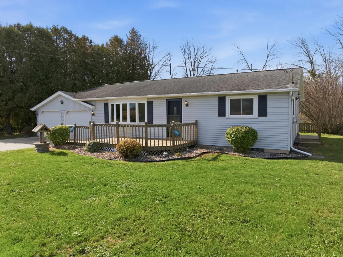 1324 S Alverno Rd, Manitowoc Rapids, WI 54220 - #1