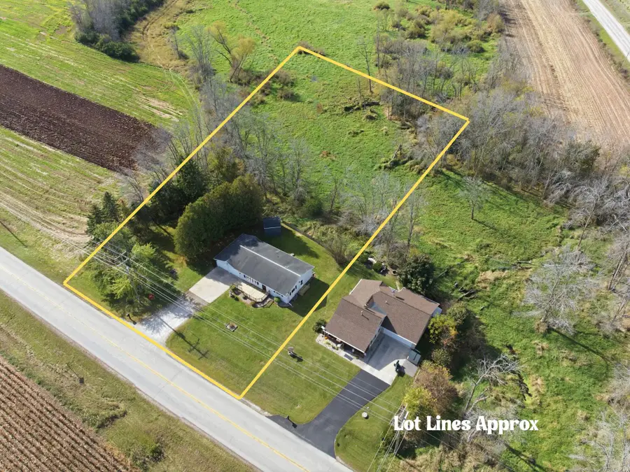 1324 S Alverno Rd, Manitowoc Rapids, WI 54220 - #2