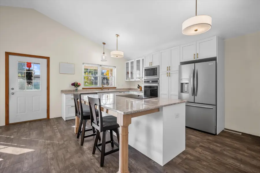 730 E Fitzsimmons Rd, Oak Creek, WI 53154 - #3