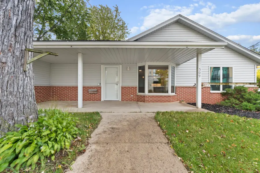 509 E Main St, Waterford, WI 53185 - #2