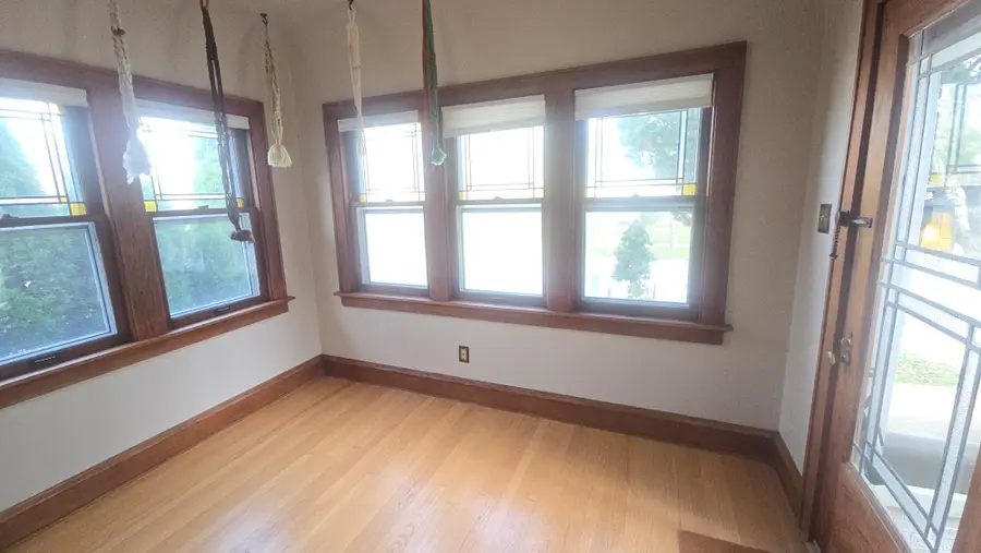 5925 W Lloyd St, Milwaukee, WI 53208 - #3