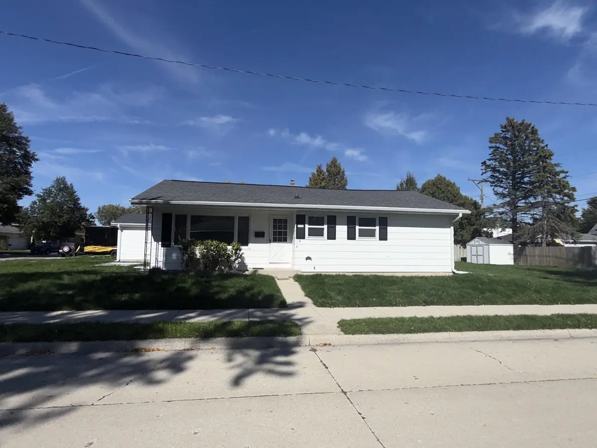 2322 Cooper Ave, Sheboygan, WI 53083 - #1
