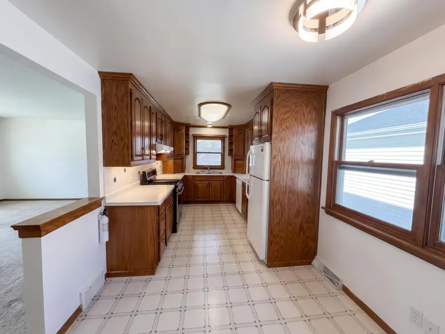 2322 Cooper Ave, Sheboygan, WI 53083 - #2