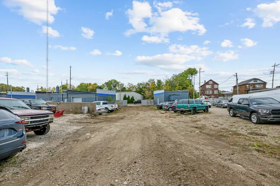 17 S 83rd St, West Allis, WI 53214 - #2