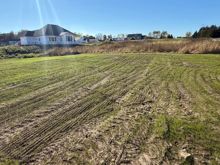 1001 Pleasant Valley Rd, Grafton, WI 53024 - #2
